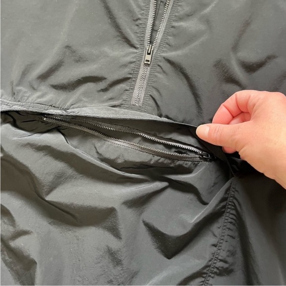 Aritzia Babaton Arrow Half-Zip Anorak Hooded Wind Breaker Jacket Black Medium - Picture 5 of 10